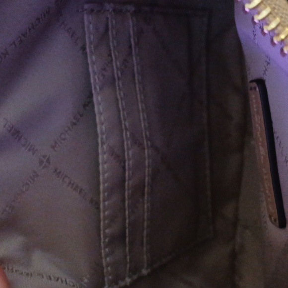 Authentic Michael Kors Dover Small Leather Crossbody Bag - Picture 9 of 9